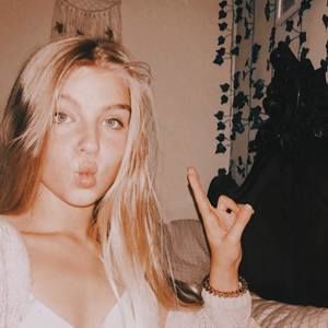 Meet your Posher, Sara elizabeth